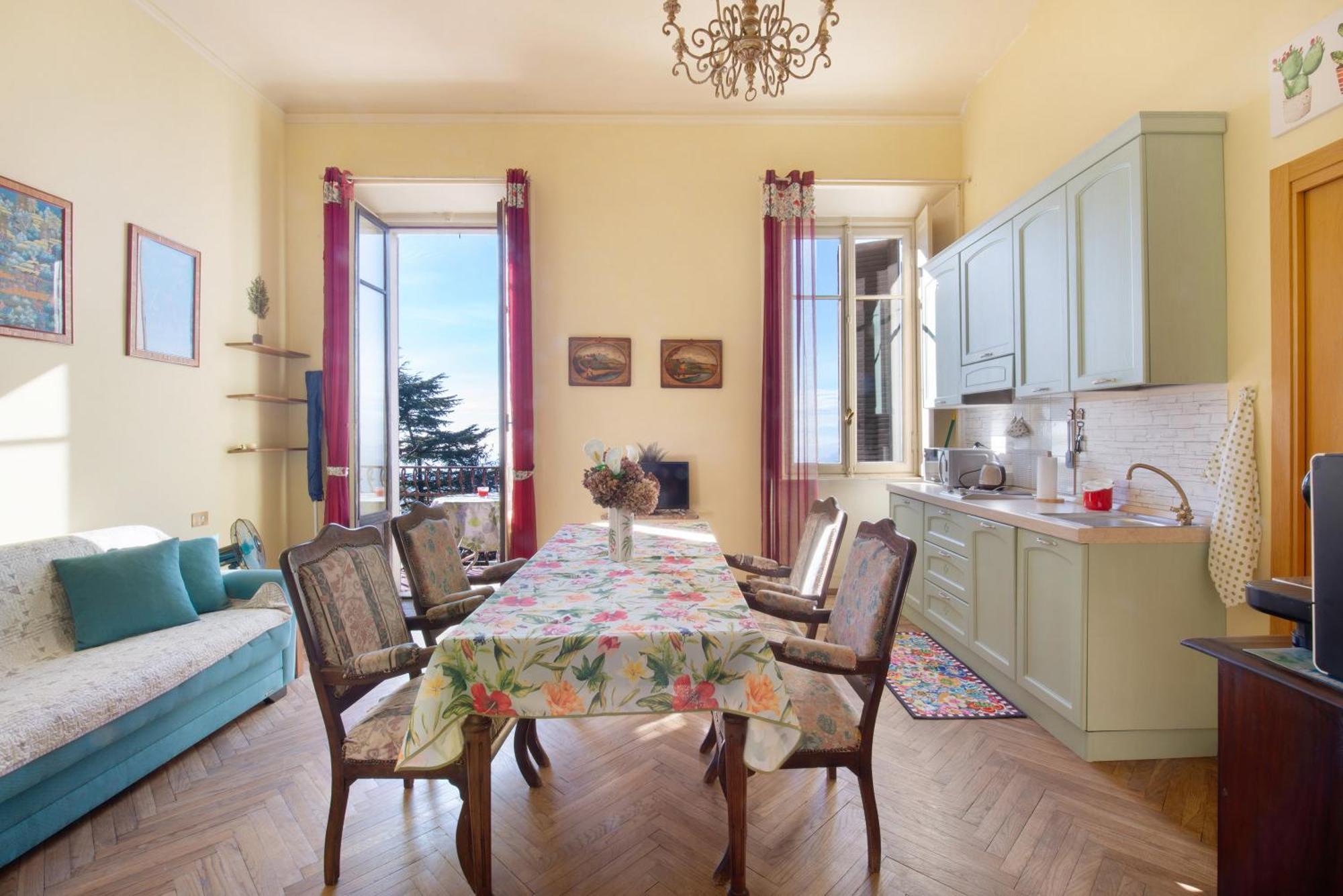 App Mughetto In Villa Marchello Brunate Exterior foto